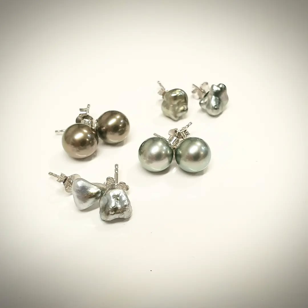 Boucles oreilles perles et keishis de Tahiti Boucles oreilles perles et keishis de Tahiti